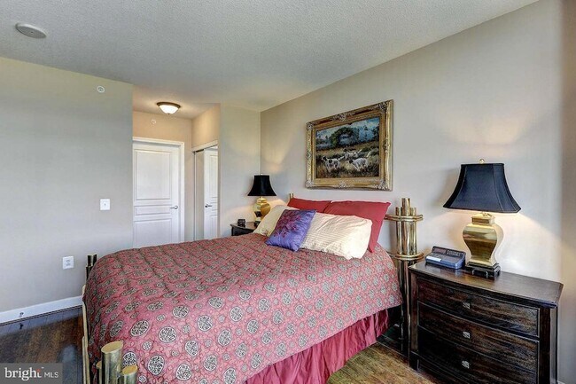 Building Photo - 2451 Midtown Ave