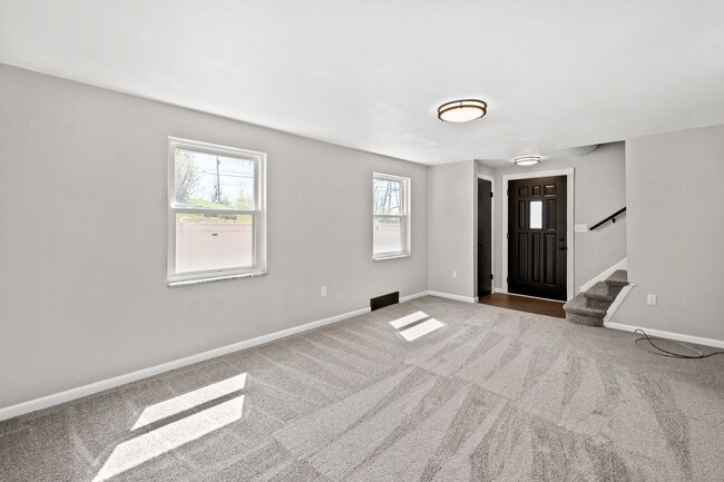 Building Photo - Gorgeous 3 bedroom home in North Versaille...