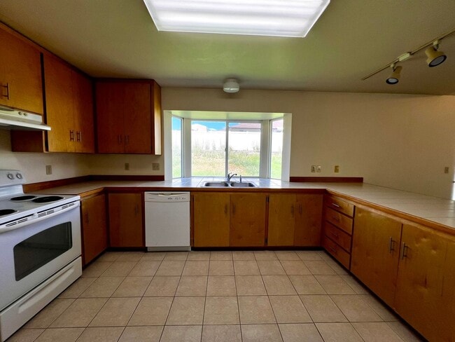 Building Photo - 5301 Tumac Dr