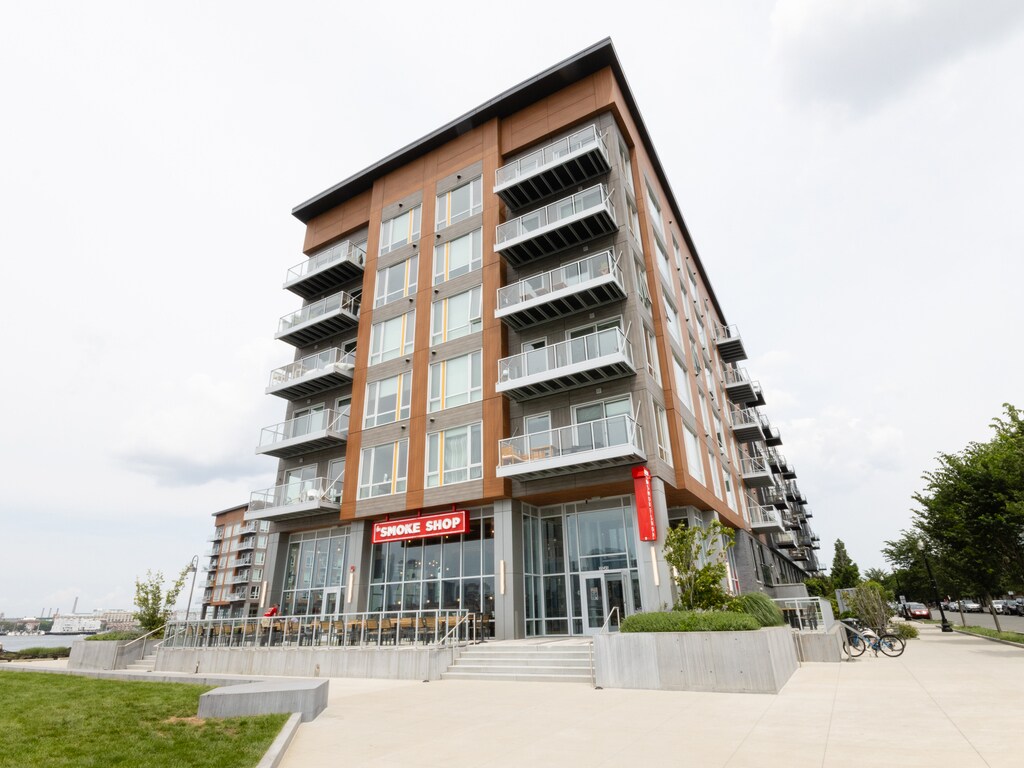 Building Photo - 45 Lewis St