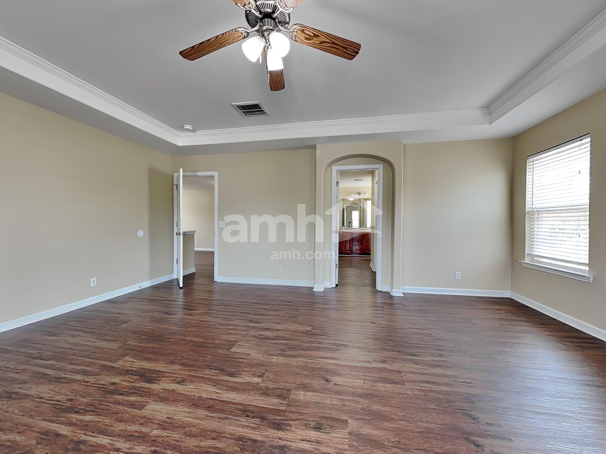 Building Photo - 103 Lake House Rd