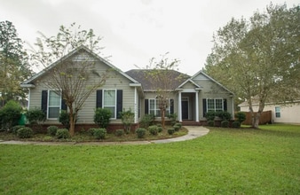 Building Photo - Southern Charm and Modern Comforts Await in this Exquisite Valdosta Home