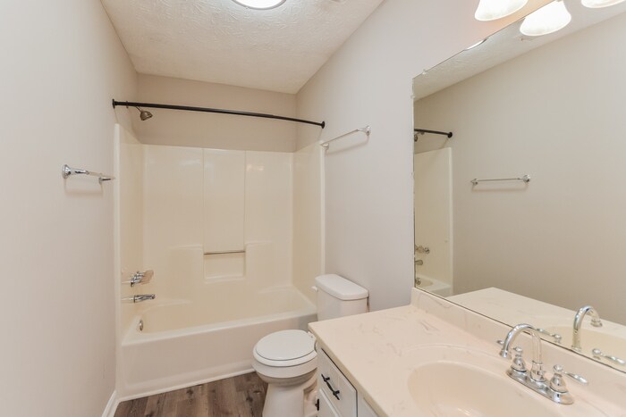 Building Photo - 301 Clubland Cir SE