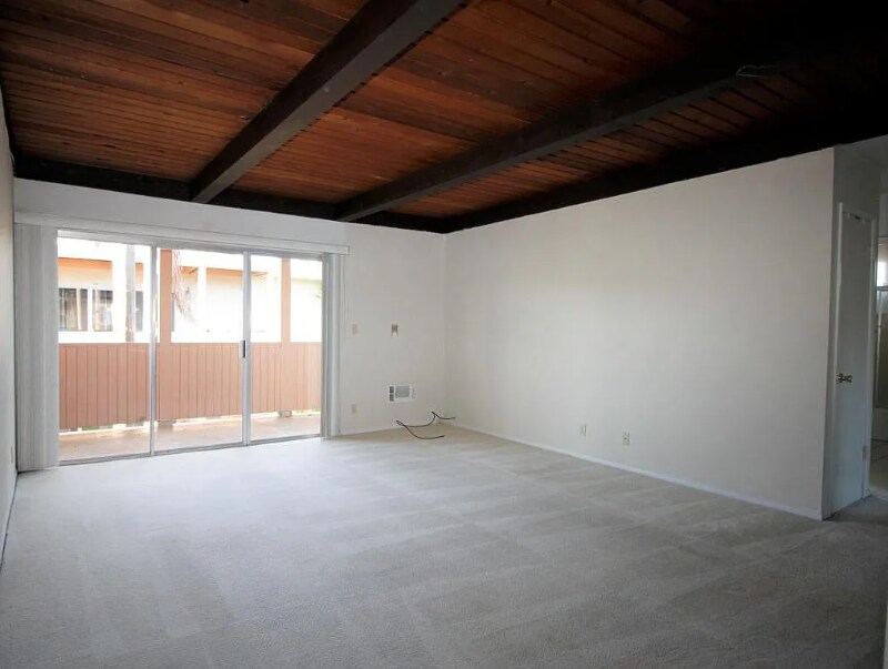 Building Photo - 409 Ellwood Beach Dr