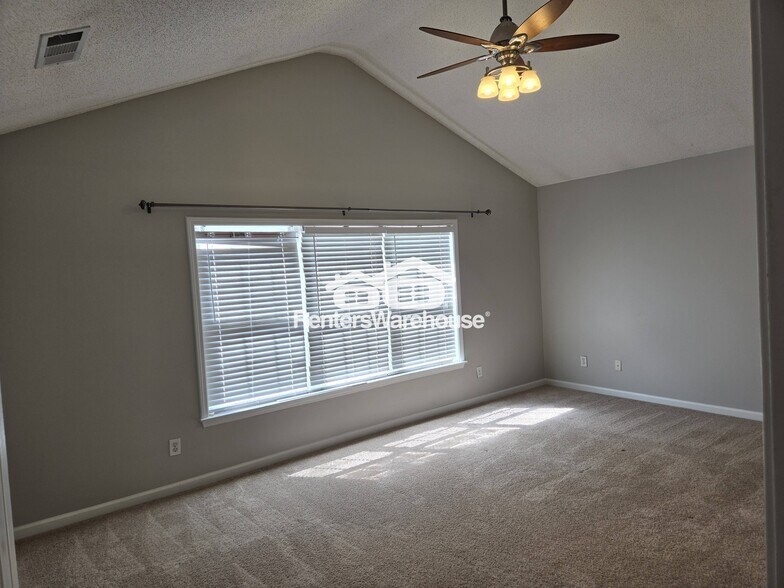 Building Photo - 2580 Alvecot Cir SE