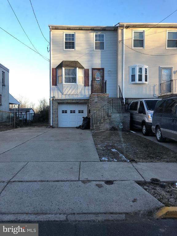 Building Photo - 1240 Pine Grove St