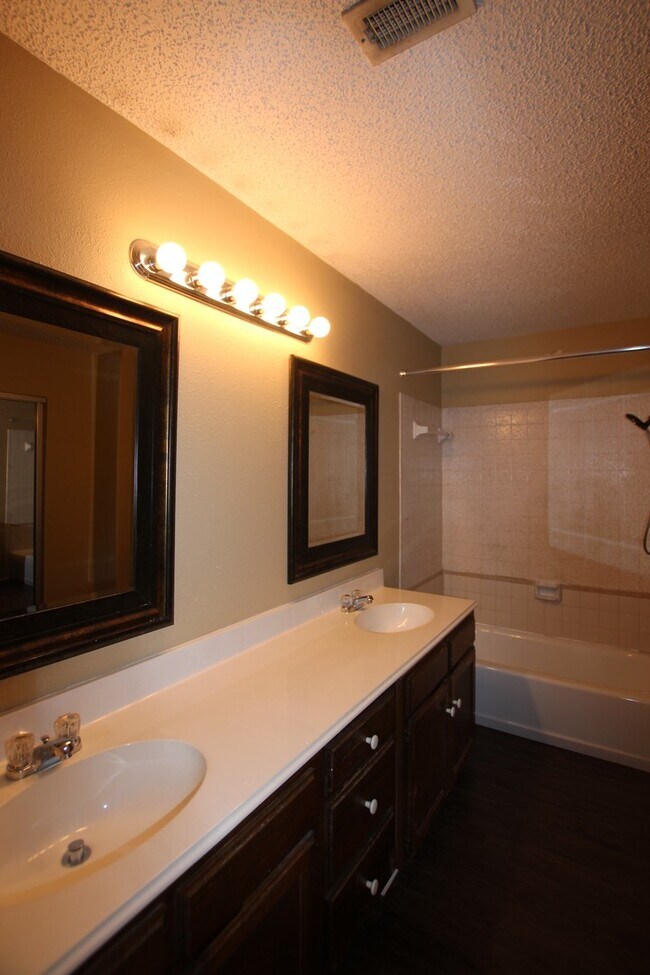 Building Photo - Garrett Duplex 8302/8304