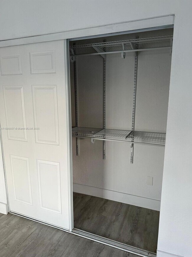 Building Photo - 1943 71st St