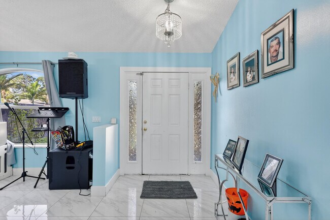 Building Photo - 1121 SW Ivanhoe St