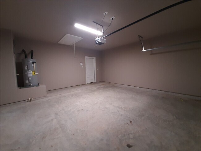 Building Photo - 9733 Grosbeak Ln