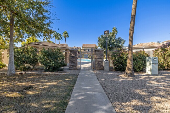 Building Photo - 4233 E Jasper Dr