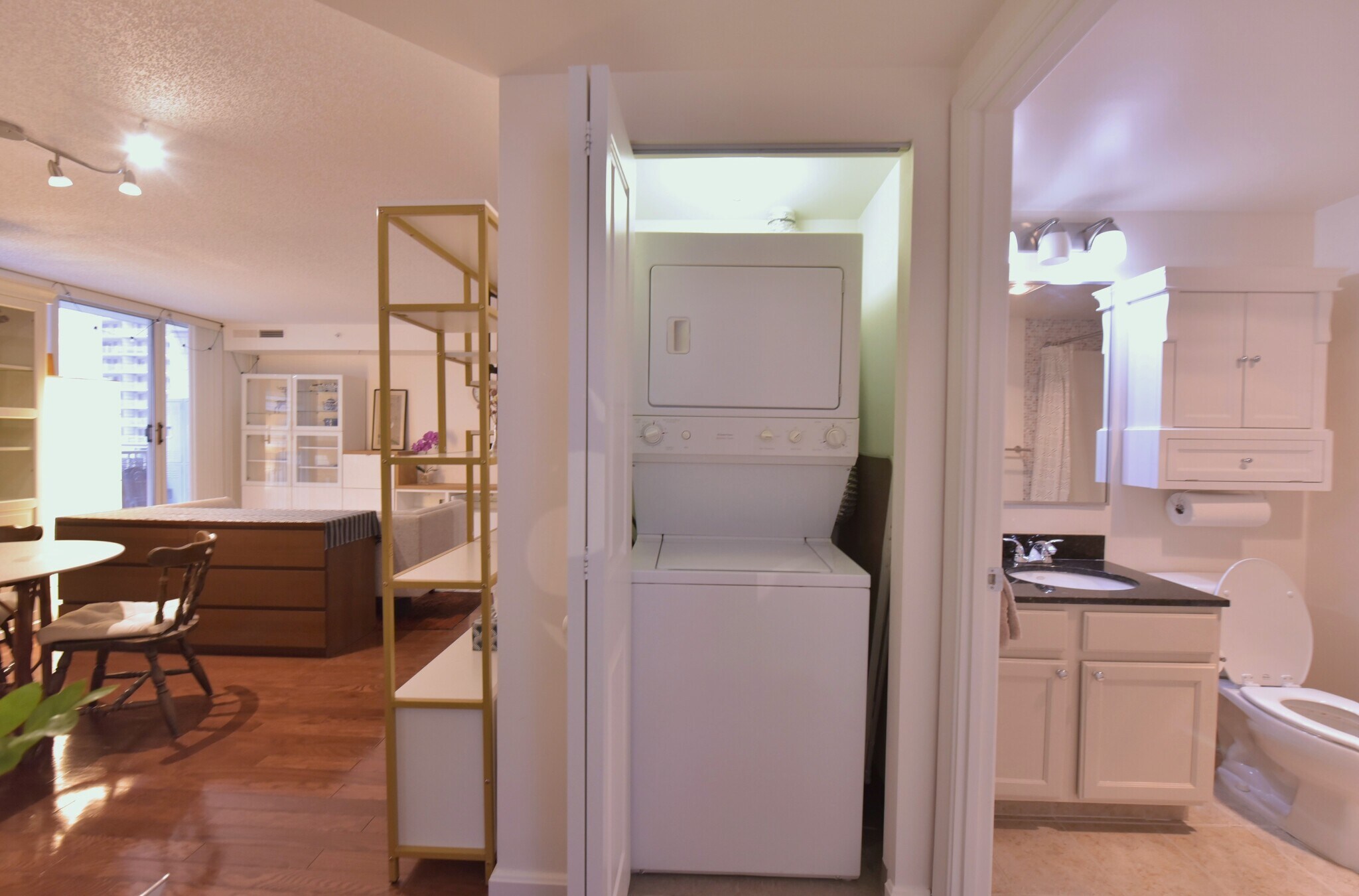 Building Photo - 880 N Pollard St