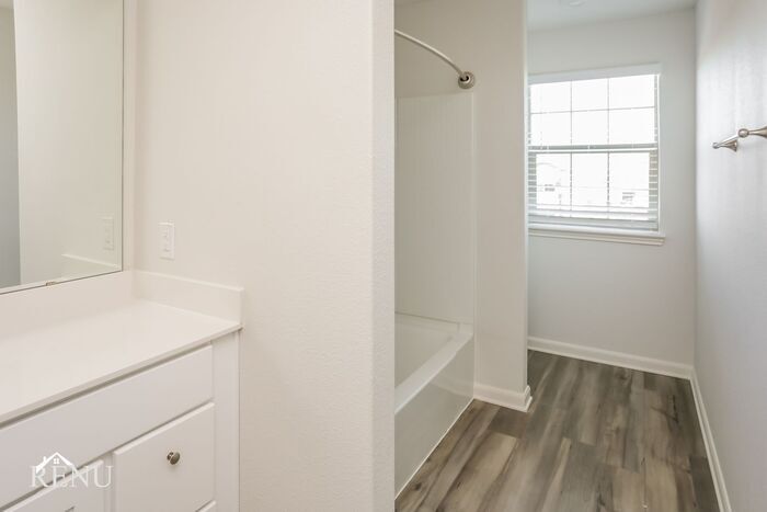 Building Photo - 10615 Lost aples Dr