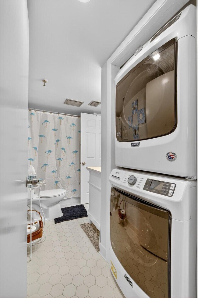 Building Photo - 801 S Ocean Dr