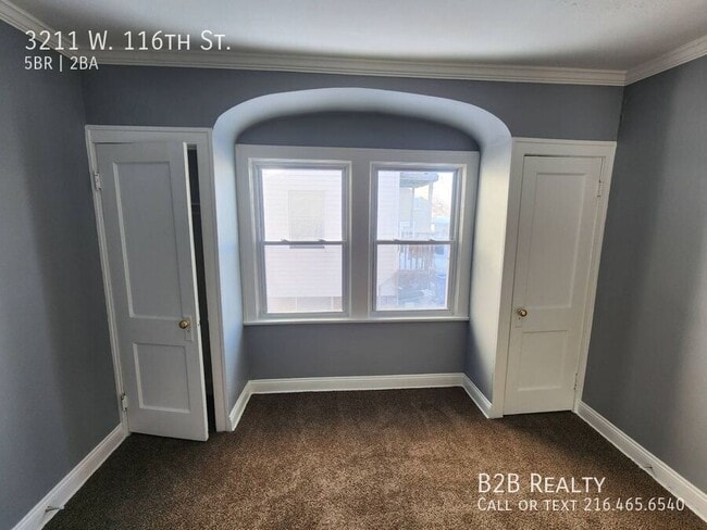 Building Photo - 3211 W 116th St