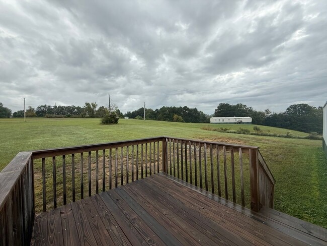 Building Photo - 3 Bedroom 2 Bathroom Mobile Home Located in Greeneville, TN
