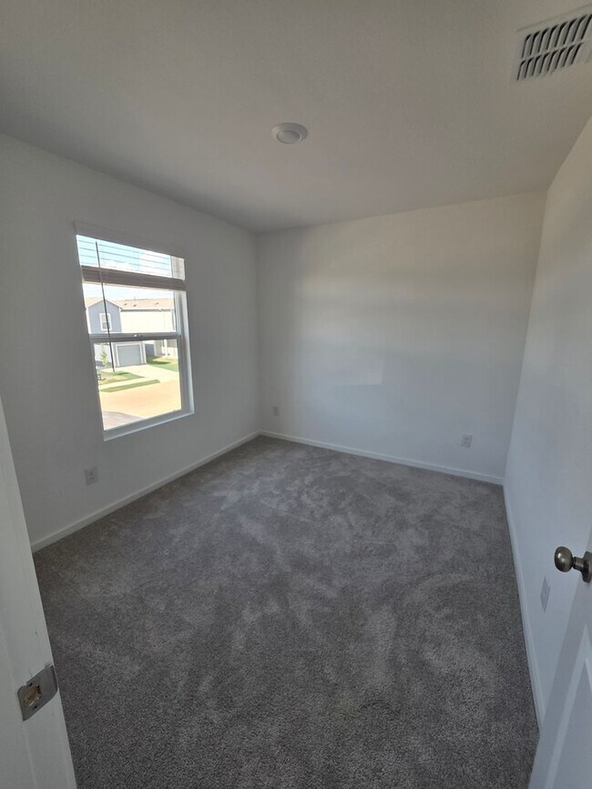 Building Photo - Charming 3-Bedroom Home in Providence Vill...