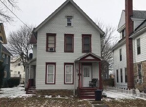 Building Photo - 119/121 N. Clinton St.