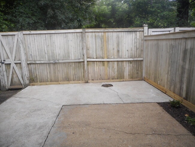 Building Photo - 501 Chanticlair Court