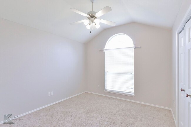 Building Photo - Great 3 bedroom 2 bath home in Wylie district.