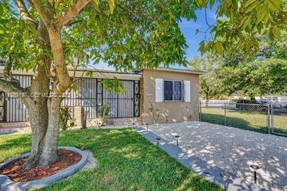 Building Photo - 10430 NW 5th Ave