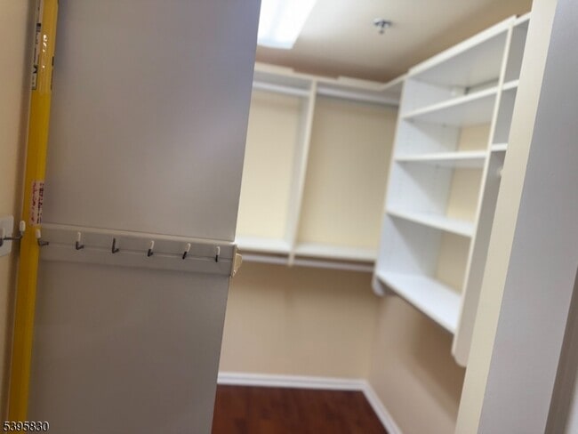 Building Photo - 262 Main St