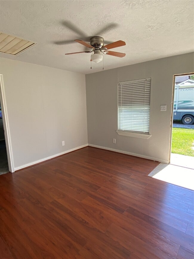 Building Photo - 311 S 3rd St