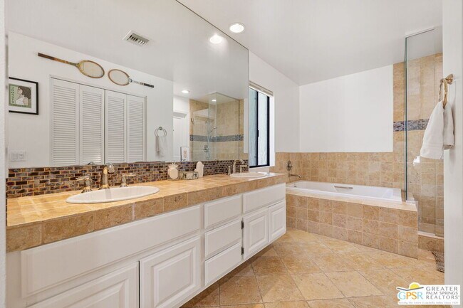 Building Photo - 40563 Desert Creek Ln