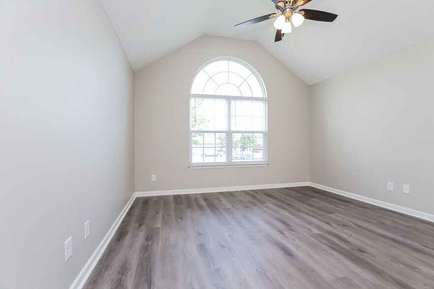 Building Photo - 3003 Aruna Ct