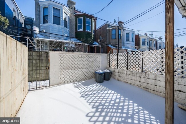 Building Photo - 835 N Newkirk St