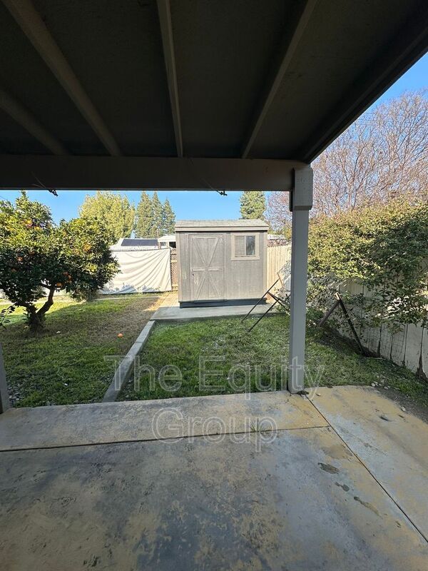 Building Photo - 830 W Vassar Ave