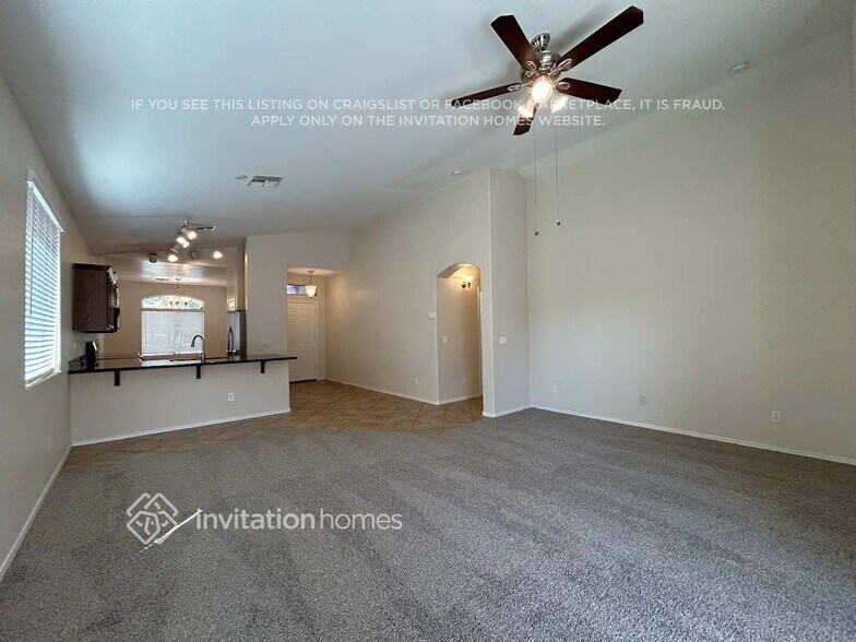 Building Photo - 10235 W Hilton Ave