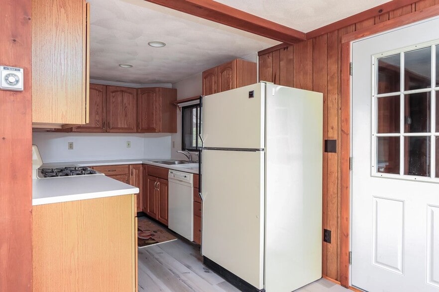 Building Photo - 7 Howards