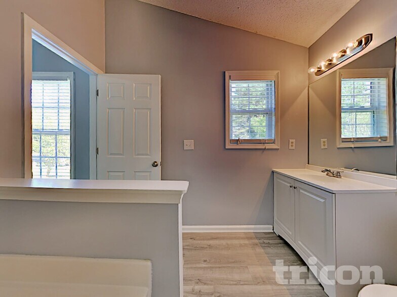 Building Photo - 309 Lokey's Ridge Rd