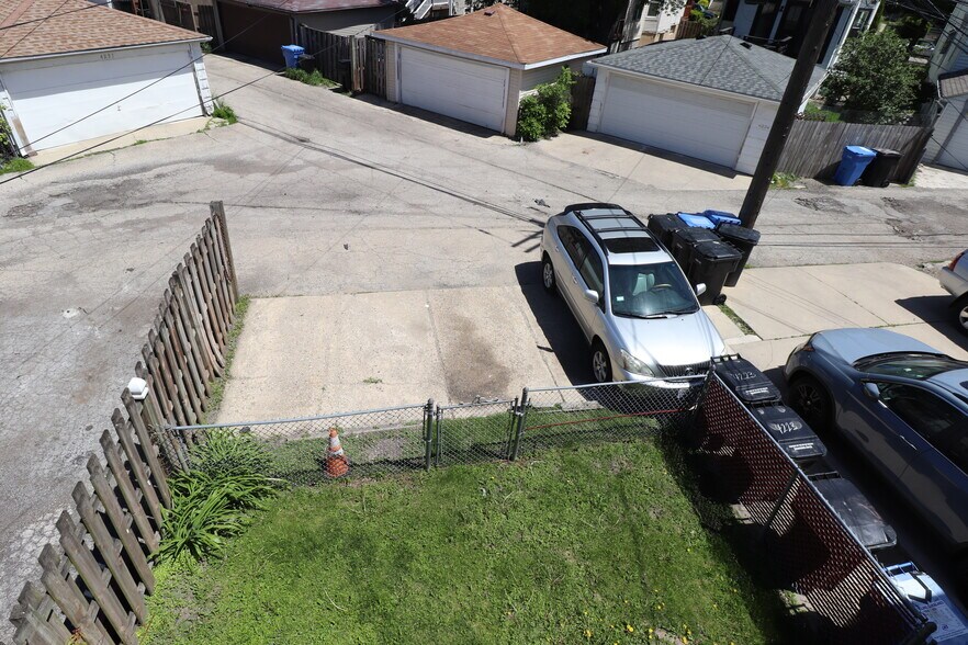 Building Photo - 4223 N Elston Ave