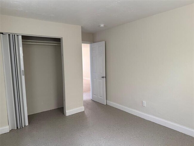 Building Photo - 2830 NW 15th Ct