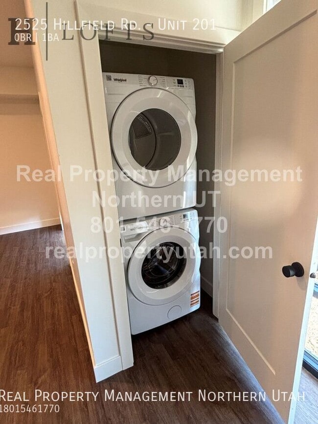 Building Photo - 2525 Hillfield Rd.-Unit 201