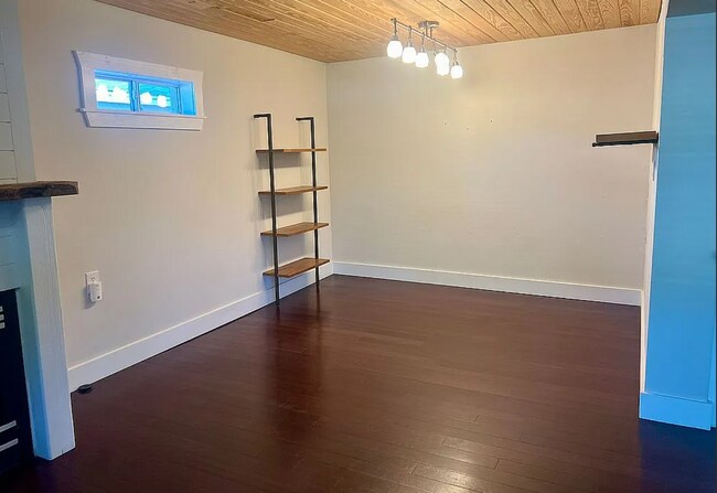 Building Photo - 309 Kepner Dr NE