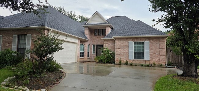 Building Photo - 1214 W Forest Dr