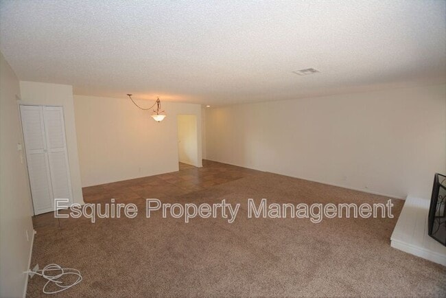 Building Photo - 2235 Camilar Dr