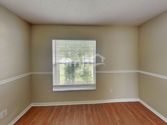 Building Photo - 12131 Woodglen Cir