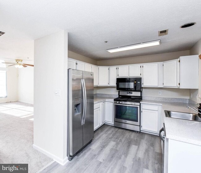 Building Photo - 5908 Grenfell Loop