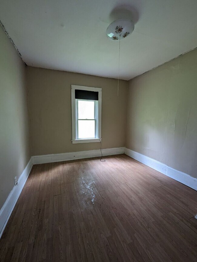 Building Photo - 210 S Doxtator St