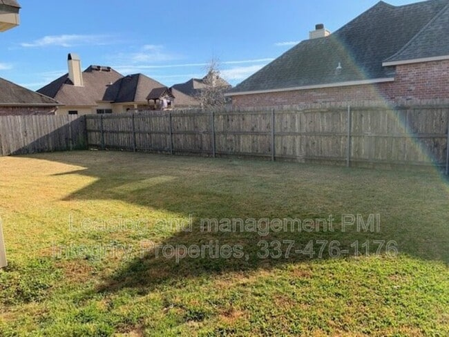 Building Photo - 209 Bentgrass Dr