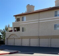 Building Photo - 3 Bedroom, 2 Bathroom Ground-Level Condo f...