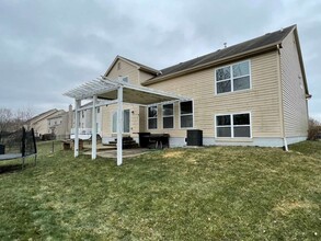 Building Photo - 6170 Ravenhill Rd