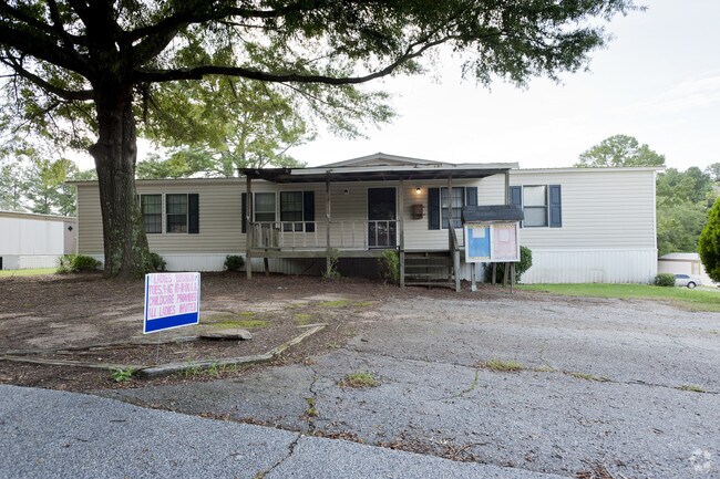 Building Photo - Walton Planned Community