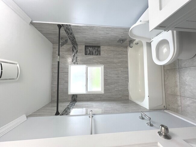 Building Photo - 206 Raupp Blvd