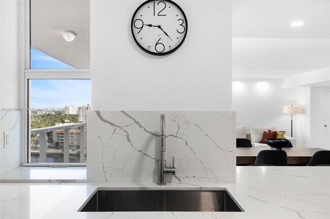 Building Photo - 2401 Collins Ave