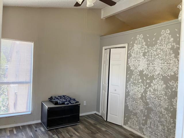 Building Photo - 7152 Fair Oaks Ave